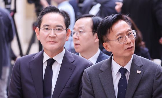 MOU 서명식 참석한 이재용 회장