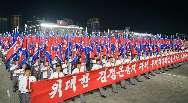 北, 9·9절 78주년 맞아 김일성광장서 대규모 시가행진