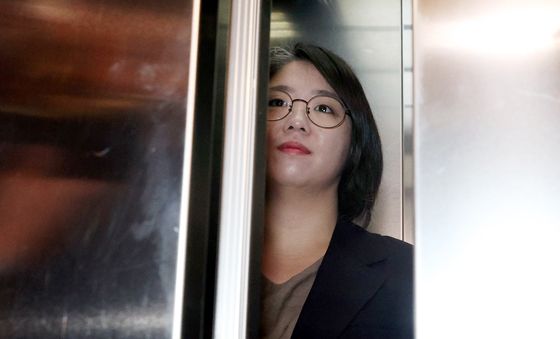 출근하는 용혜인 장관 후보자