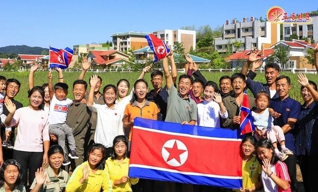 北 "9·9절 맞아 축제 분위기"