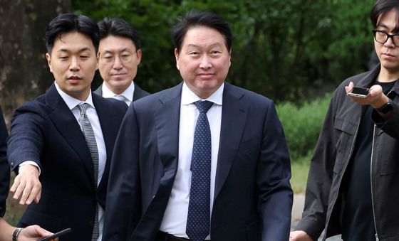 국회 경제대도약위원회 출범식 참석한 최태원 회장