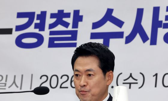 생각에 잠긴 장동혁 대표
