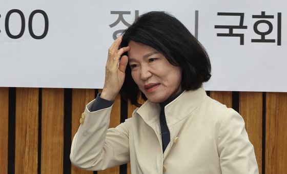 토론회 참석하는 이진숙 의원