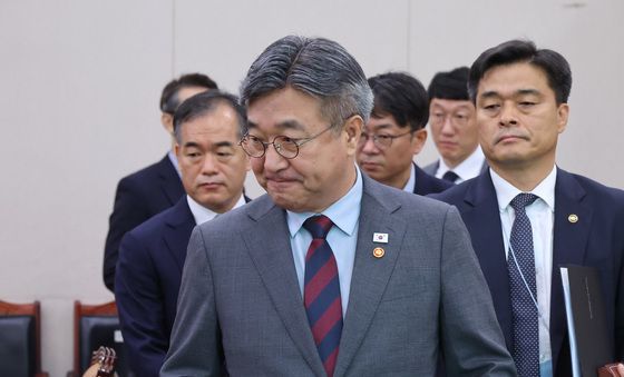 법사위 출석하는 윤호중 장관·김종철 직무대행