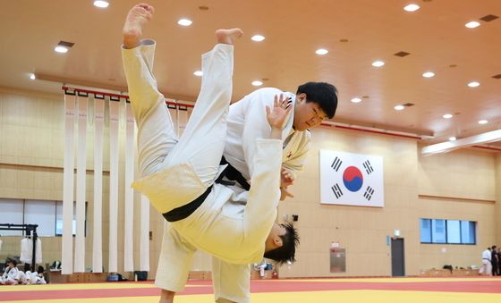 구슬땀 흘리는 이현지