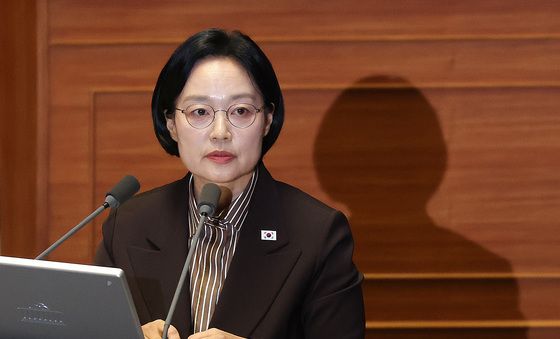 대정부 질문 답변하는 한성숙 총리