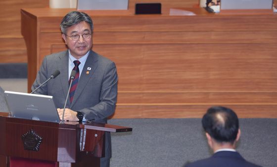 대정부 질문 답변하는 윤호중 장관