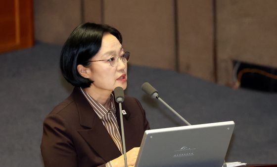 한성숙 국무총리, 대정부질문 답변