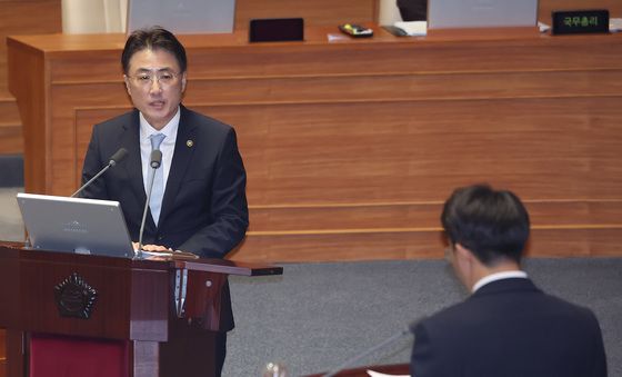 대정부질문 답변하는 이진수 법무차관