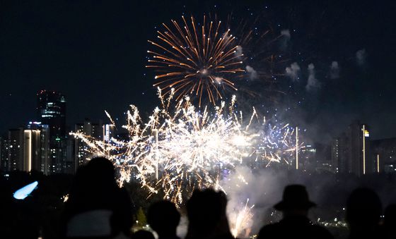 2026 수원 드론·불꽃 축제 열린 광교호수공원