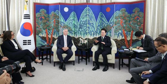 이재명 대통령, 마티아스 코먼 OECD 사무총장 면담