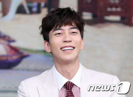 본문 이미지 - 배우 신성록/뉴스1 ⓒ News1 권현진 기자