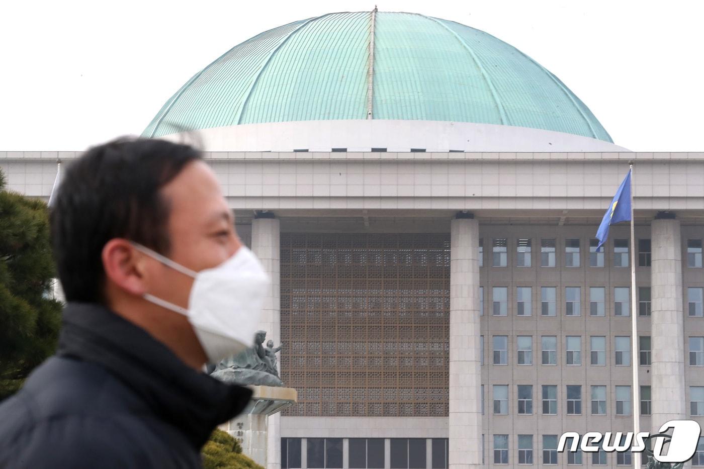 본문 이미지 - 서울 여의도 국회의사당 모습. 2019.3.3 ⓒ 뉴스1 임세영 기자