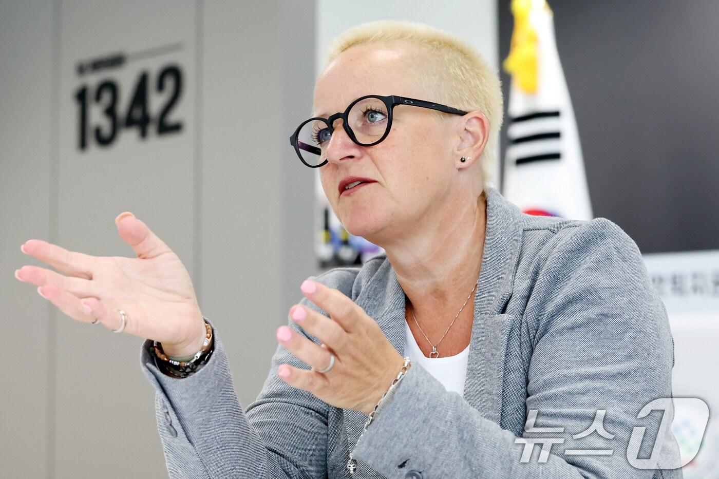 바바라 슈레더 게겐후버(Barbara Schreder-Gegenhuber) 오스트리아 슈바이처 재활센터장이 27일 서울 영등포구 한국마약퇴치운동본부에서 뉴스1과 인터뷰를 하고 있다. 2024.6.27/뉴스1 ⓒ News1 민경석 기자