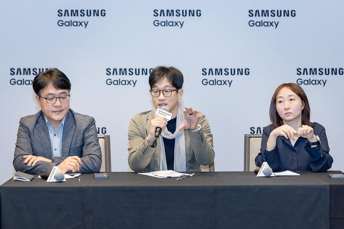23일(현지 시간) 미국 캘리포니아 새너제이에서 삼성전자는 '갤럭시 언팩 2025' 후속 개념으로 '갤럭시 AI' 브리핑을 진행했다. 왼쪽부터 강민석 삼성전자 MX사업부 CX실 상무, 김정현 삼성전자 MX사업부 CX실장(부사장), 정혜순 삼성전자 MX사업부 개발실 부사장(삼성전자 제공)