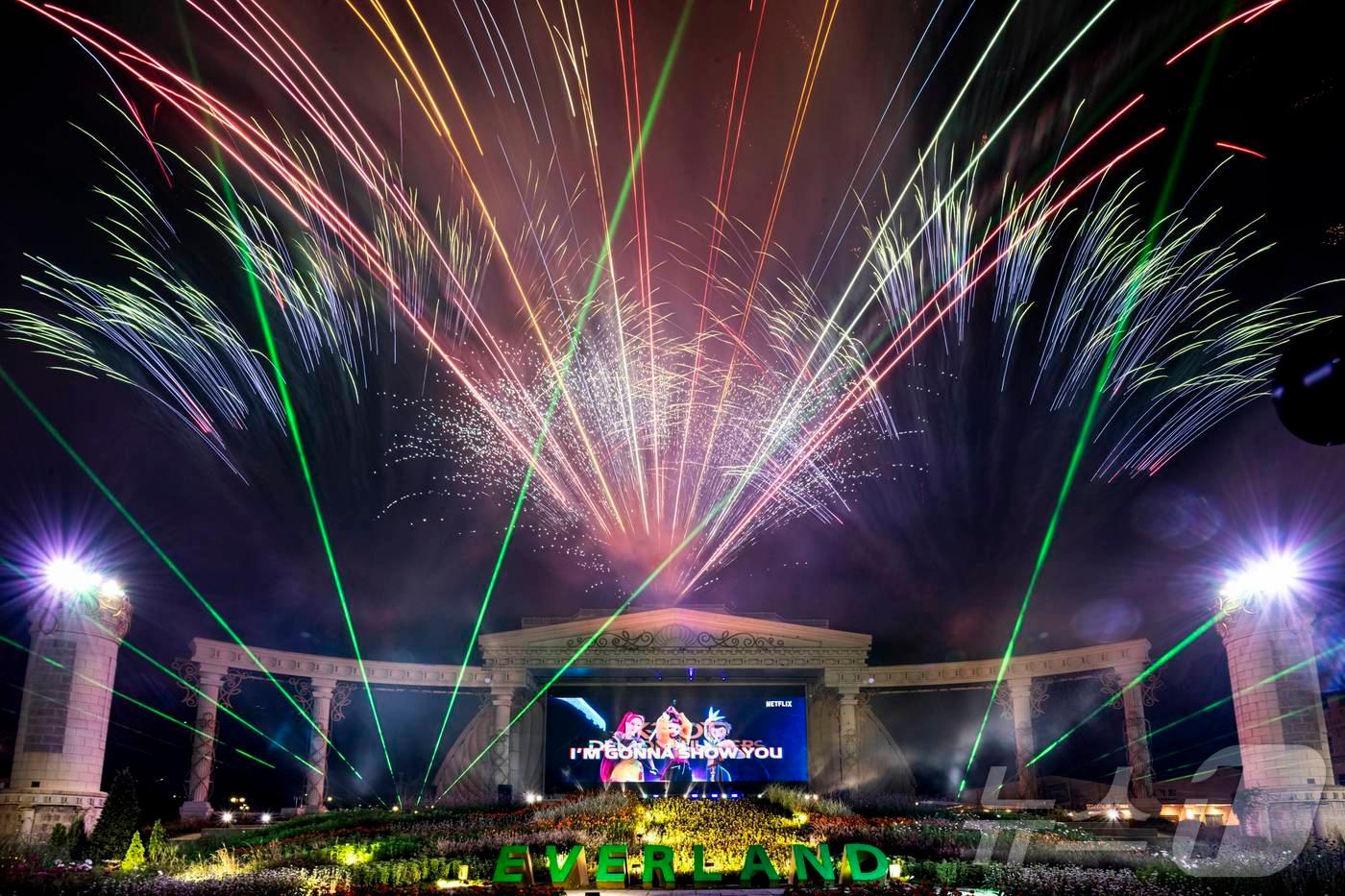 '케이팝 데몬 헌터스' 싱어롱 불꽃쇼(에버랜드 제공)