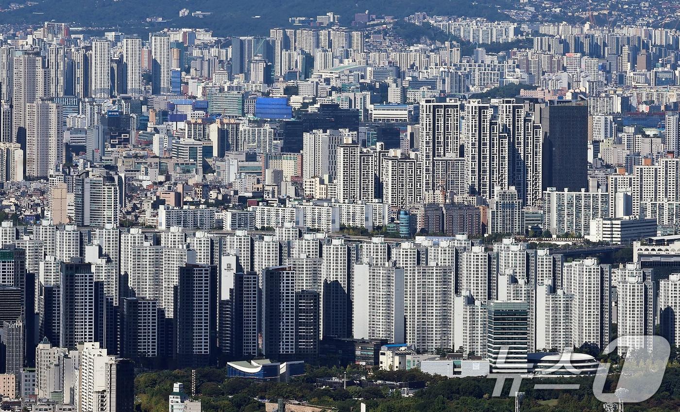 경기 광주시 남한산성에서 내려다본 서울의 아파트 단지 모습. (자료사진) /뉴스1 ⓒ News1 구윤성 기자