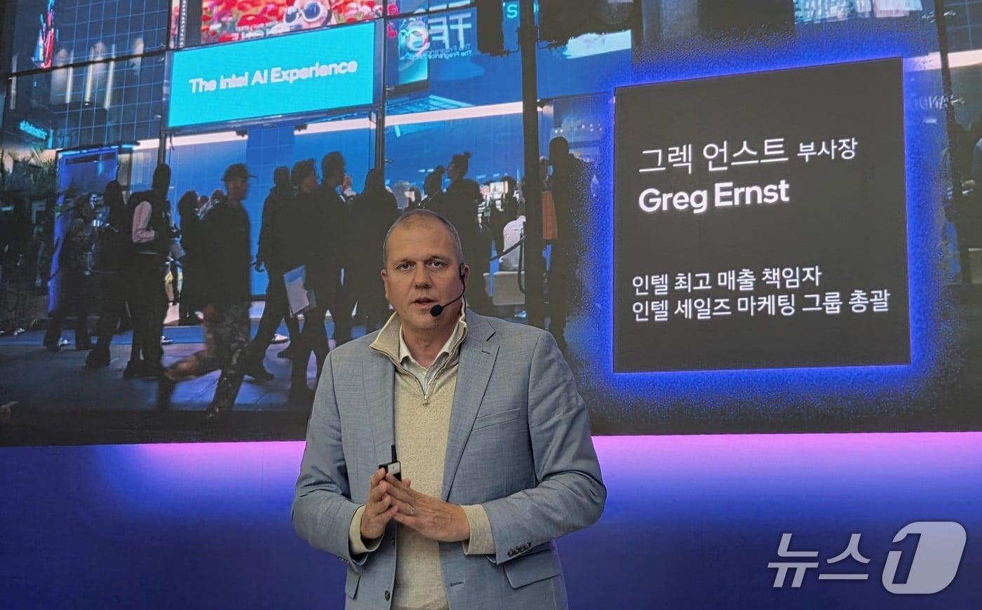그렉 언스트 인텔 세일즈마케팅 총괄이 서울 강남역 오퍼스 407 빌딩에서 열린 인텔 익스피리언스 팝업 스토어-서울 론칭 기자간담회서 발언하고 있다. 2025.10.28 뉴스1 ⓒNews1 김민석 기자