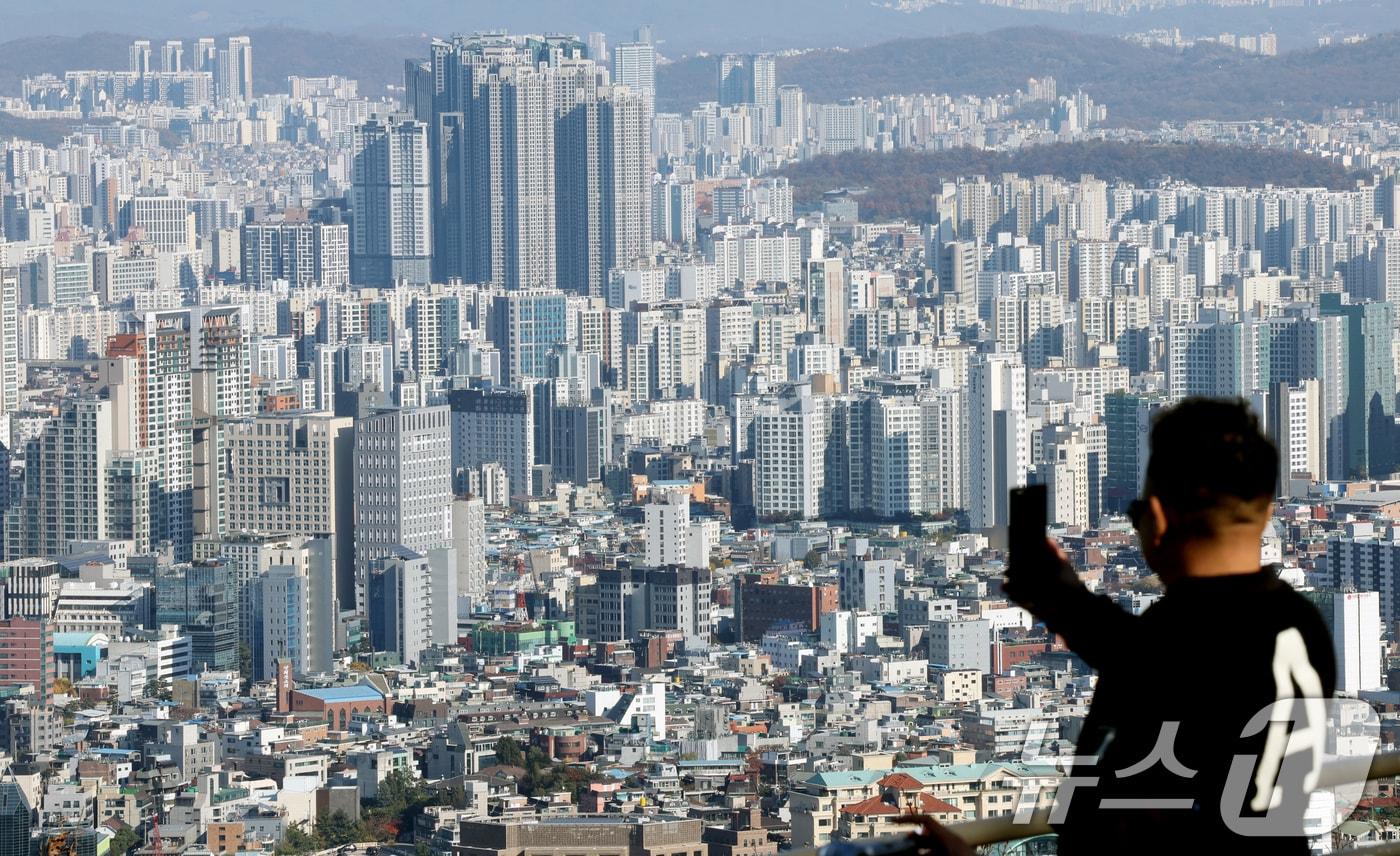 서울 중구 남산에서 바라본 아파트 단지의 모습. (자료사진) /뉴스1 ⓒ News1 이호윤 기자