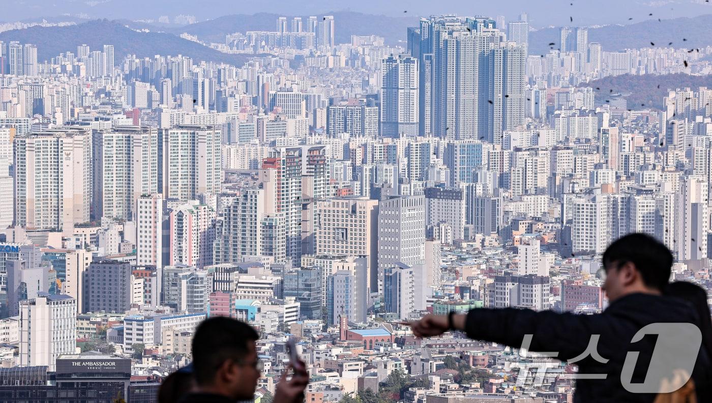 서울 남산에서 바라본 아파트 단지 모습. 2025.11.9/뉴스1 ⓒ News1 이호윤 기자