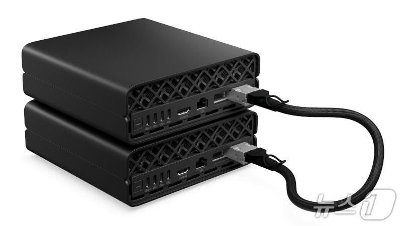 본문 이미지 - HP ZGX 나노 G1n AI 스테이션(ZGX Nano G1n AI Station) 2대 연결 확장 최대 4050억 파라미터 처리 성능(HP코리아 제공)