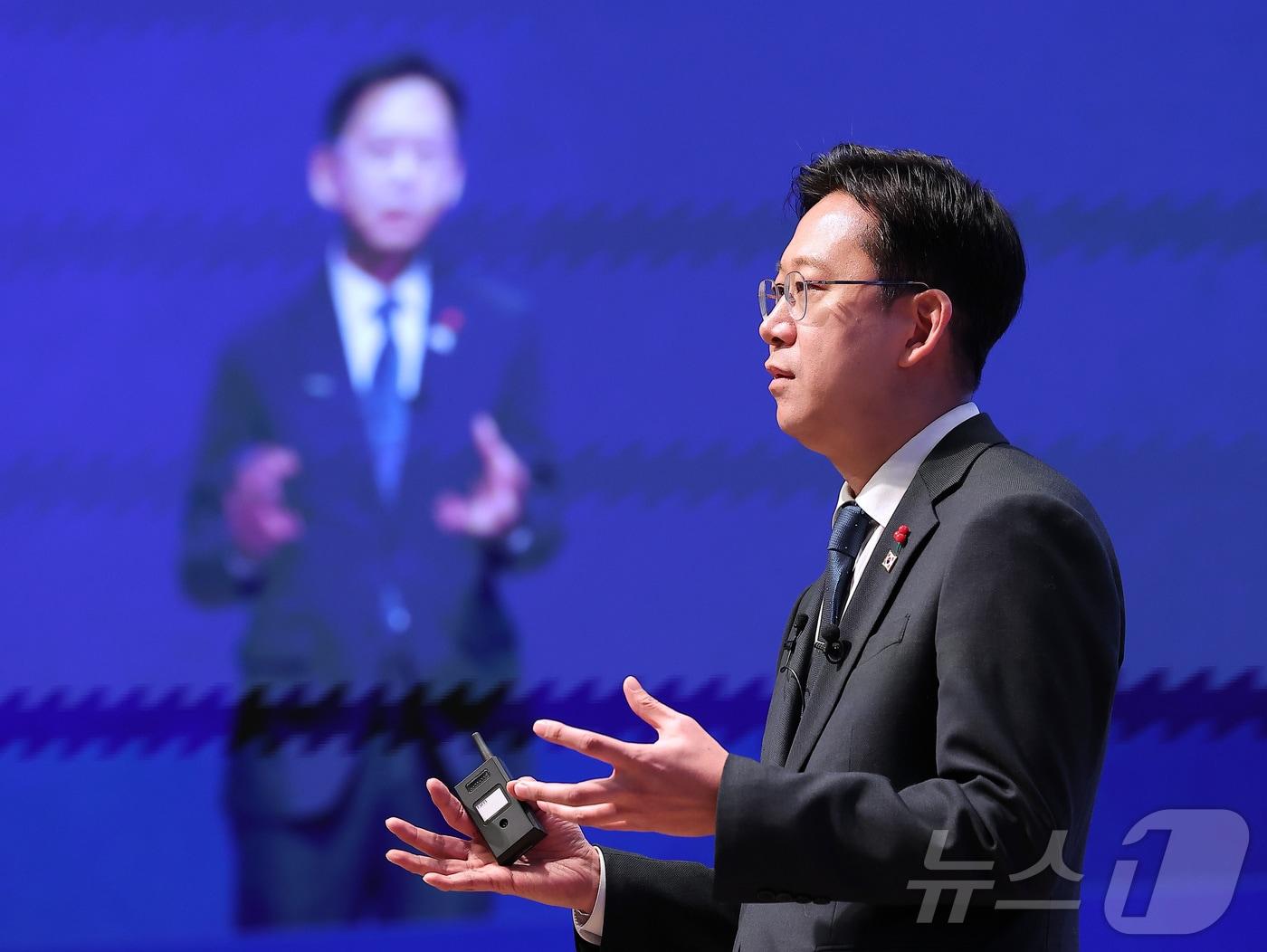 본문 이미지 - 배경훈 부총리 겸 과학기술정보통신부 장관. 2025.12.18/뉴스1 ⓒ News1 김성진 기자