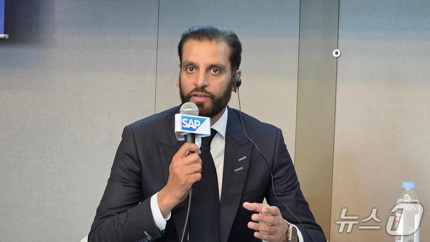 이르판 칸 SAP HANA 데이터베이스·애널리틱스 사장 겸 최고제품책임자 SAP 나우 AI 투어 코리아 기자간담회에서 발언하고 있다. 2025.7.15 뉴스1 ⓒ News1 김민석 기자