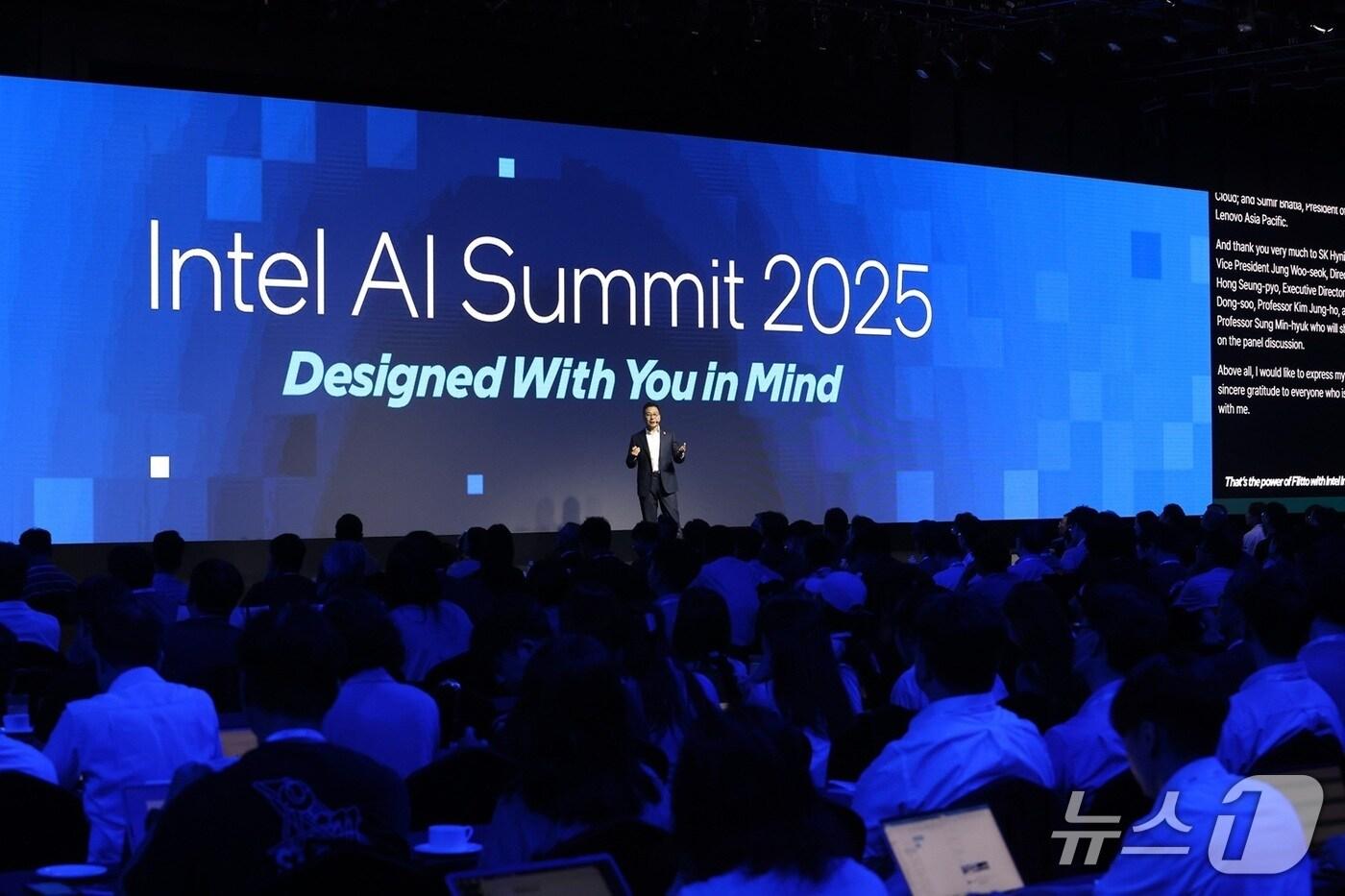 배태원 인텔코리아 사장이 2025 인텔 AI 서밋 서울서 발언하고 있다.(인텔코리아 제공)