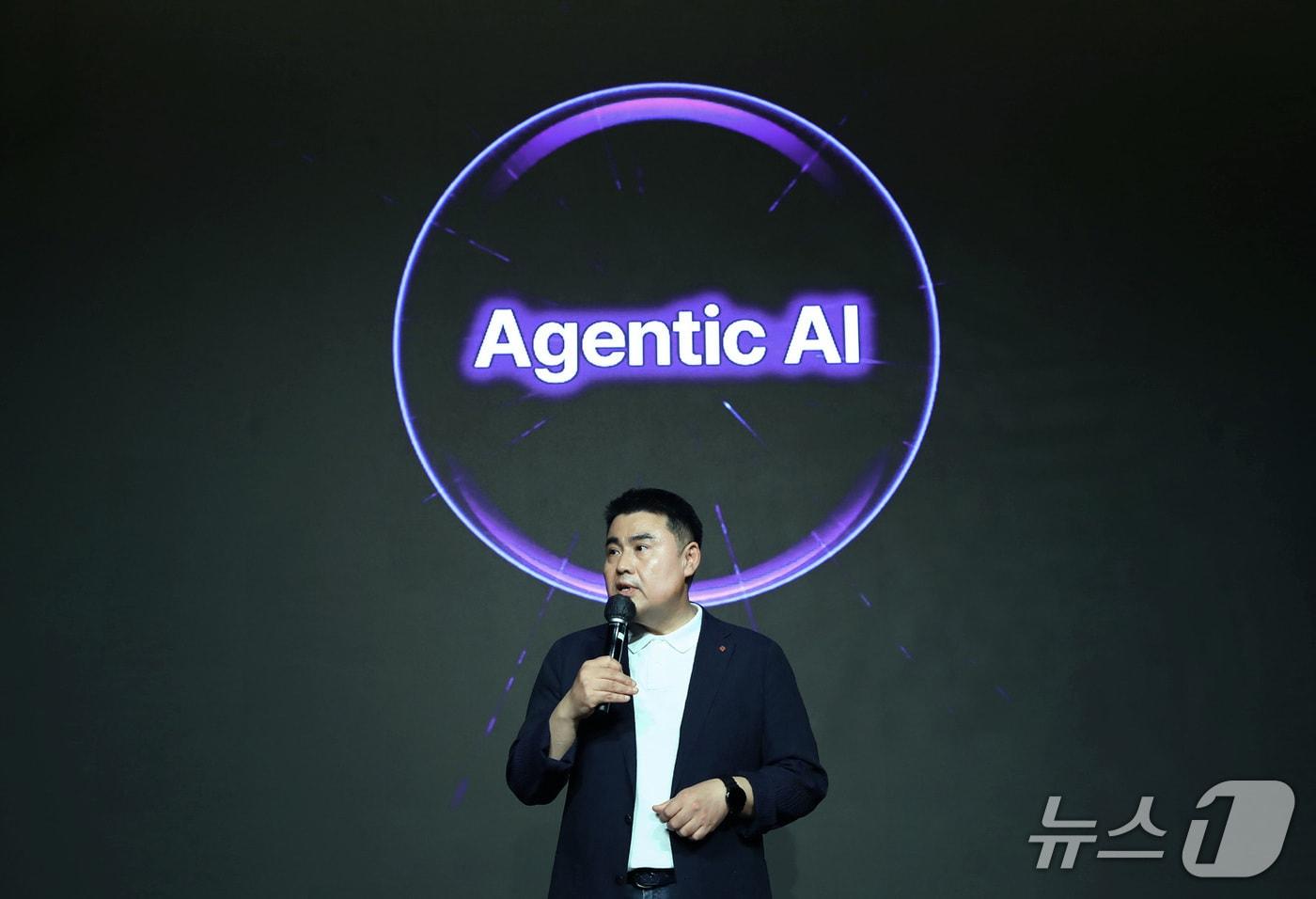 김경엽 롯데이노베이트 대표가 롯데 AI 쇼케이스 2025 현장에서 발언하고 있다.(롯데이노베이트 제공)