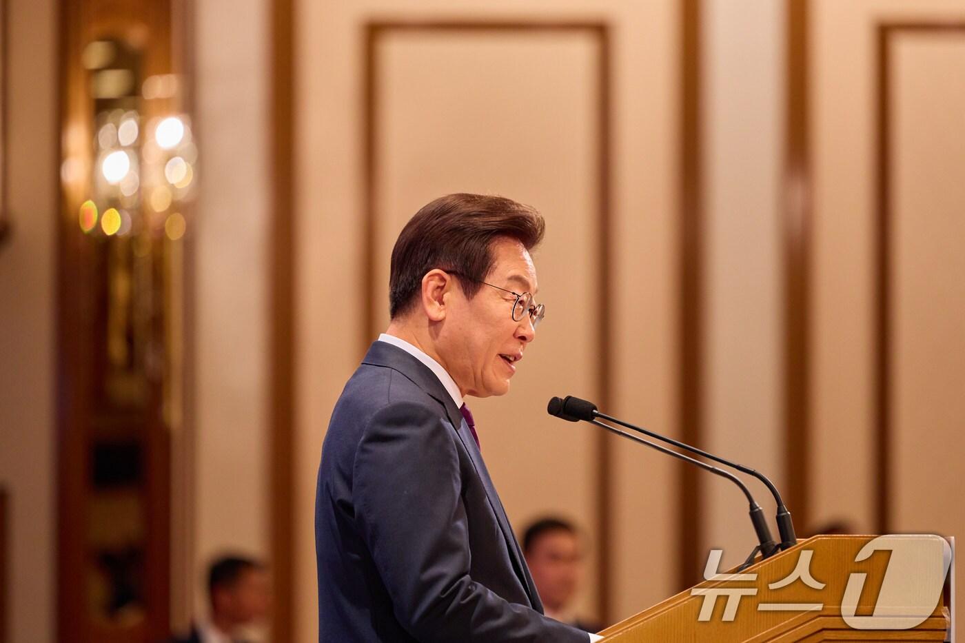 한일 정상회담을 위해 일본을 방문중인 이재명 대통령이 23일(현지시간) 일본 도쿄의 한 호텔에서 열린 재일동포 오찬 간담회에서 발언을 하고 있다. (이재명 대통령 SNS. 재판매 및 DB금지) 2025.8.25/뉴스1 ⓒ News1 이재명 기자