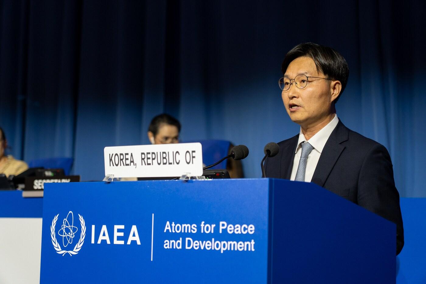 구혁채 과학기술정보통신부 제1차관이 제69차 IAEA 총회에서 기조연설을 하고 있다.(과기정통부 제공)