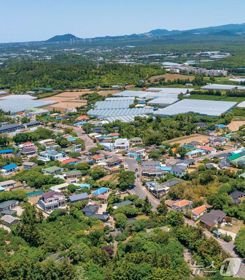 제주시 한경면 산양리 전경.(산양리마을 홈페이지 갈무리)