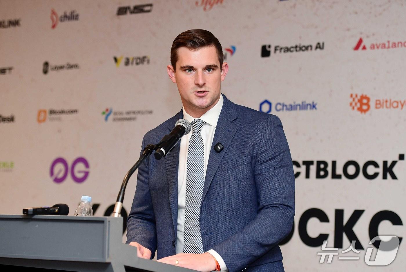 보 하인스 테더 USAT 최고경영자(CEO)가 23일 서울 광진구 그랜드 워커힐 서울에서 열린 'KBW 2025'에서 인터뷰하고 있다. (팩트블록 제공) 2525.9.23./뉴스1