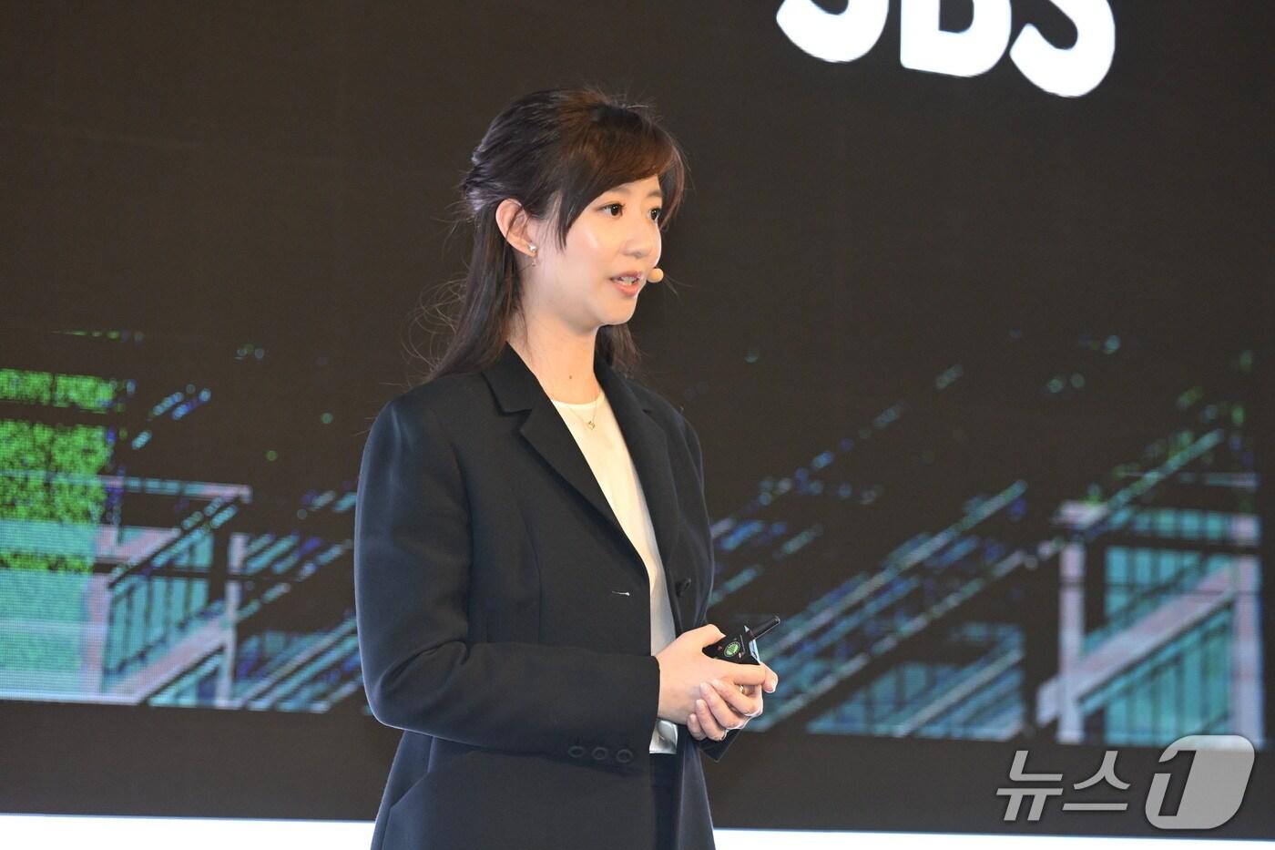 조앤 웡 시놀로지 국제사업부 디렉터가 24일 서울 용산 드래곤시티 호텔에서 열린 시놀로지 설루션데이 2025에서 발언하고 있다.(시놀로지 제공)