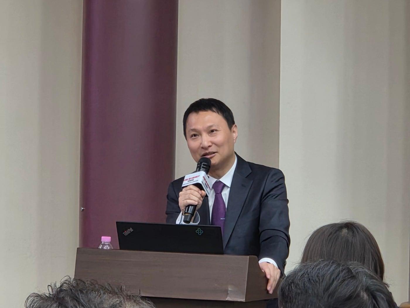 본문 이미지 - 김현욱 변호사(법무법인 세종)가 서울 여의도 국회 의원회관에서 열린 '약가제도 개편 이대로 좋은가' 정책토론회에서 발표를 하고 있다.2026. 1. 26/뉴스1 황진중 기자