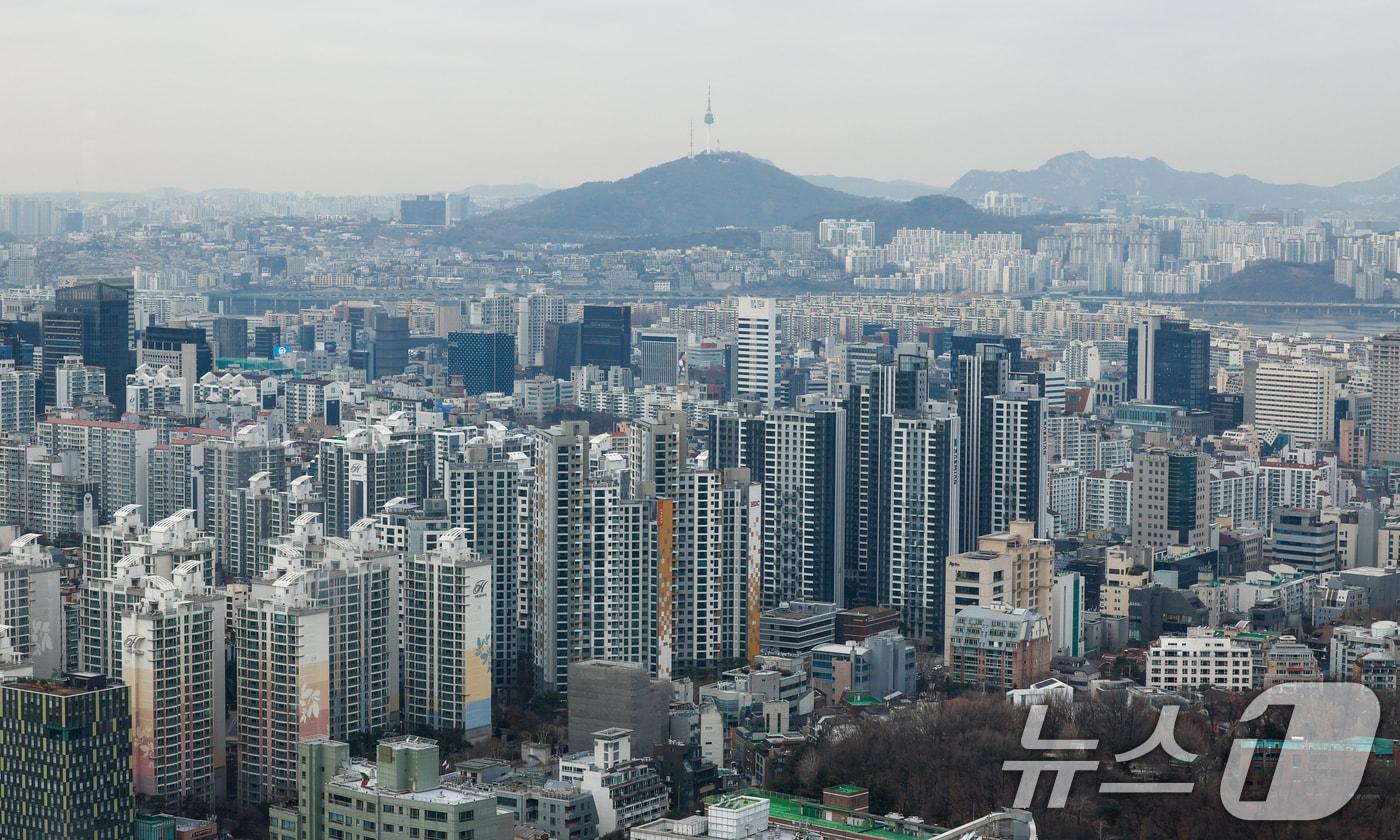 본문 이미지 - 서울 강남구 트레이드타워에서 바라본 도심 아파트 단지. /뉴스1 ⓒ News1 안은나 기자