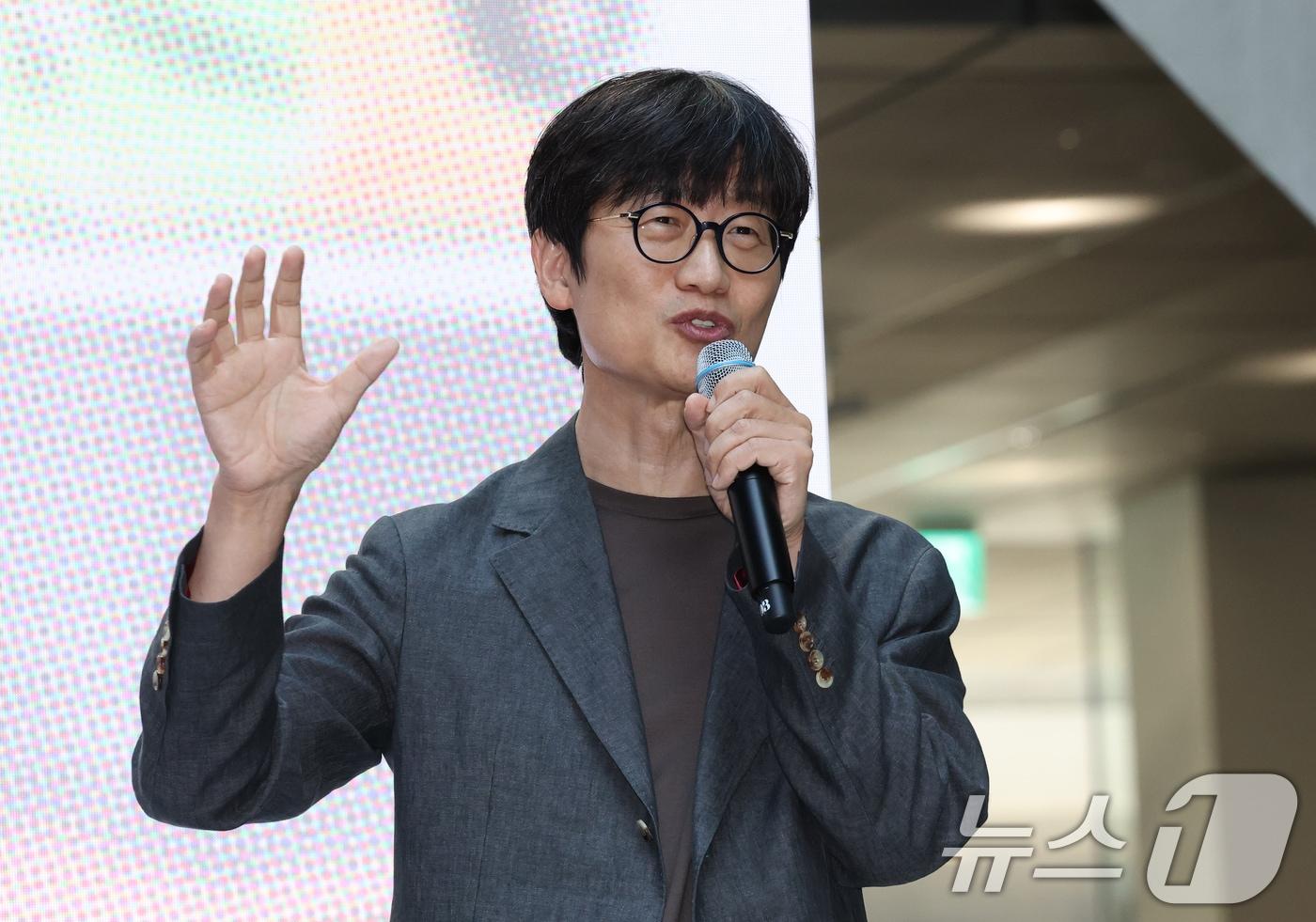 본문 이미지 - 이해진 네이버 이사회 의장이 8일 경기 성남시 분당구 네이버 사옥 1784에서 열린 환영 행사에서 인사말을 하고 있다. 2026.6.8 ⓒ 뉴스1 김영운 기자