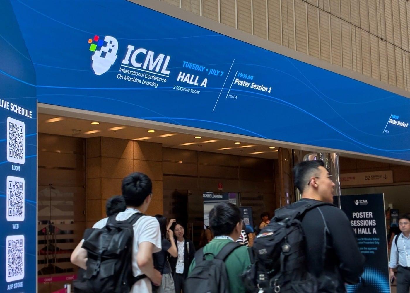본문 이미지 - 서울 코엑스에서 열린 세계 3대 AI·머신러닝 학회인 ICML 2026 전경. (쓰리빌리언 제공)