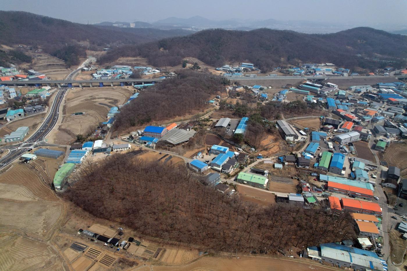 본문 이미지 - 화성 마하리 고분군 전경(국가유산청 제공)