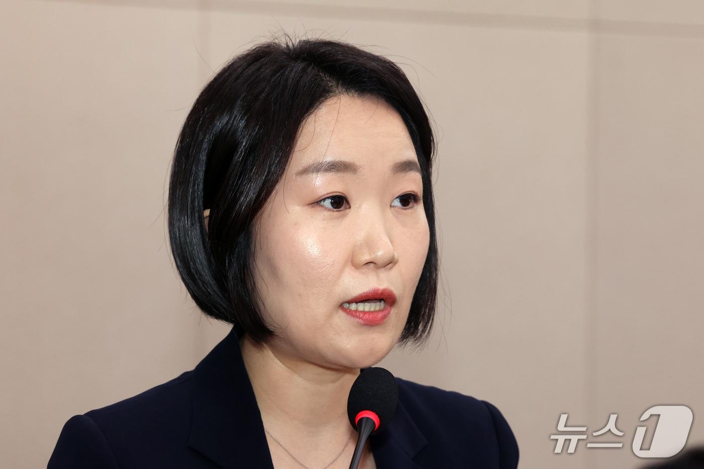 본문 이미지 - 이소영 중소벤처기업부 장관 후보자가 15일 오전 서울 여의도 국회 산업통상자원중소벤처기업위원회에서 열린 인사청문회에서 인사말을 하고 있다. 2026.9.15 ⓒ 뉴스1 황기선 기자