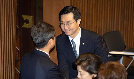 '민주당 탈당' 장경태 의원 본회의 참석