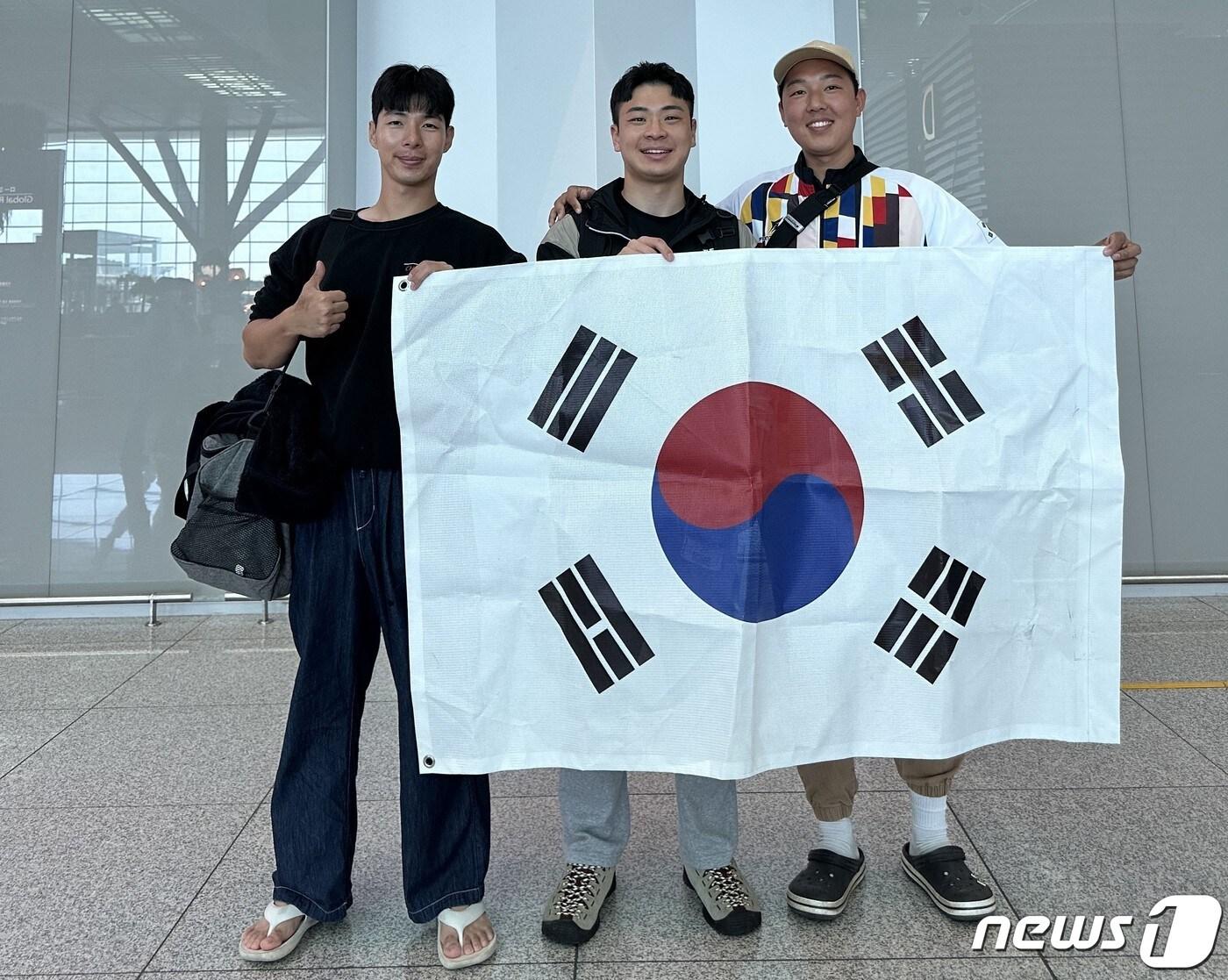 Kddn 디스크도그 트레이너들, 파트너견과 함께 세계 대회 우승 노린다 - 뉴스1
