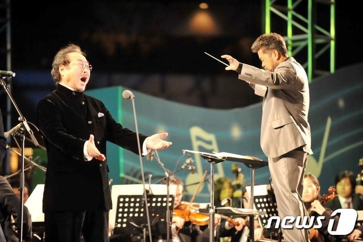 '향수' 노래한 박인수 성악가 별세에 옥천 문화예술계