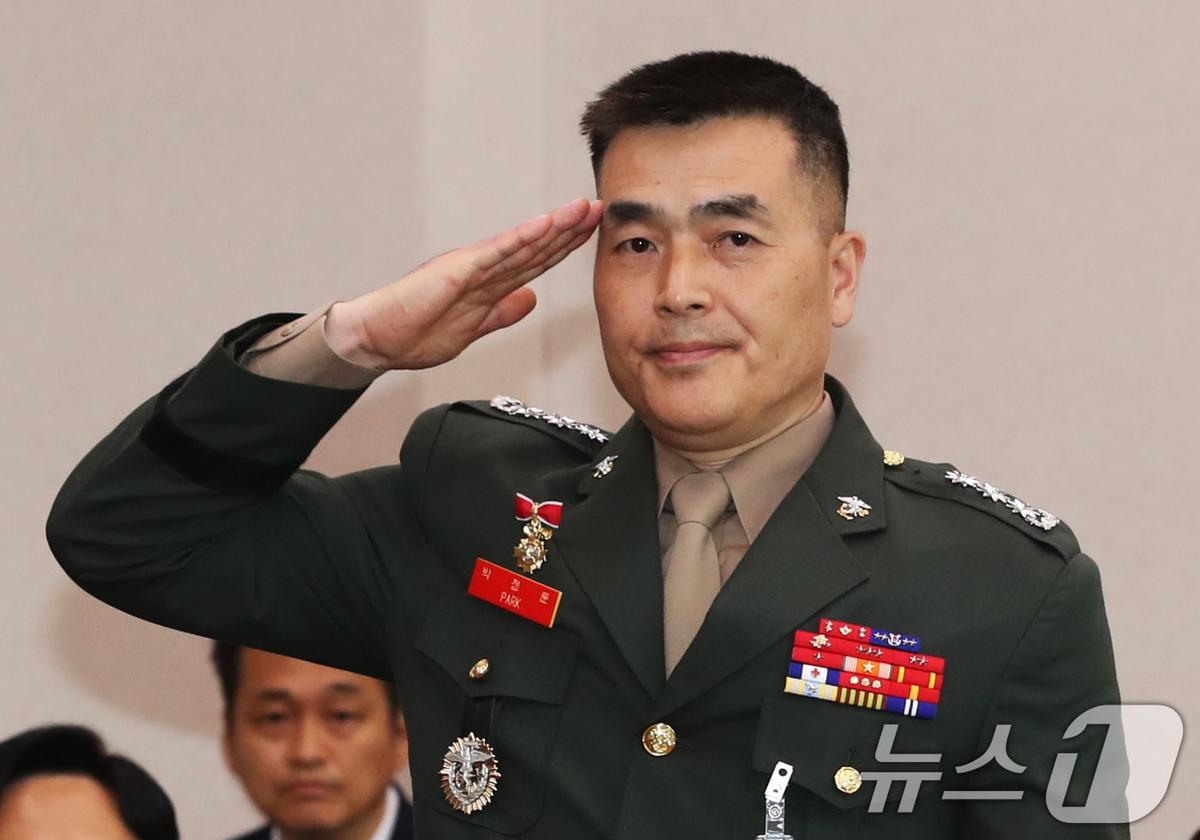 '채상병 수사외압' 맞선 박정훈 대령, 준장 진급…軍 장성 인사 단행 - 뉴스1